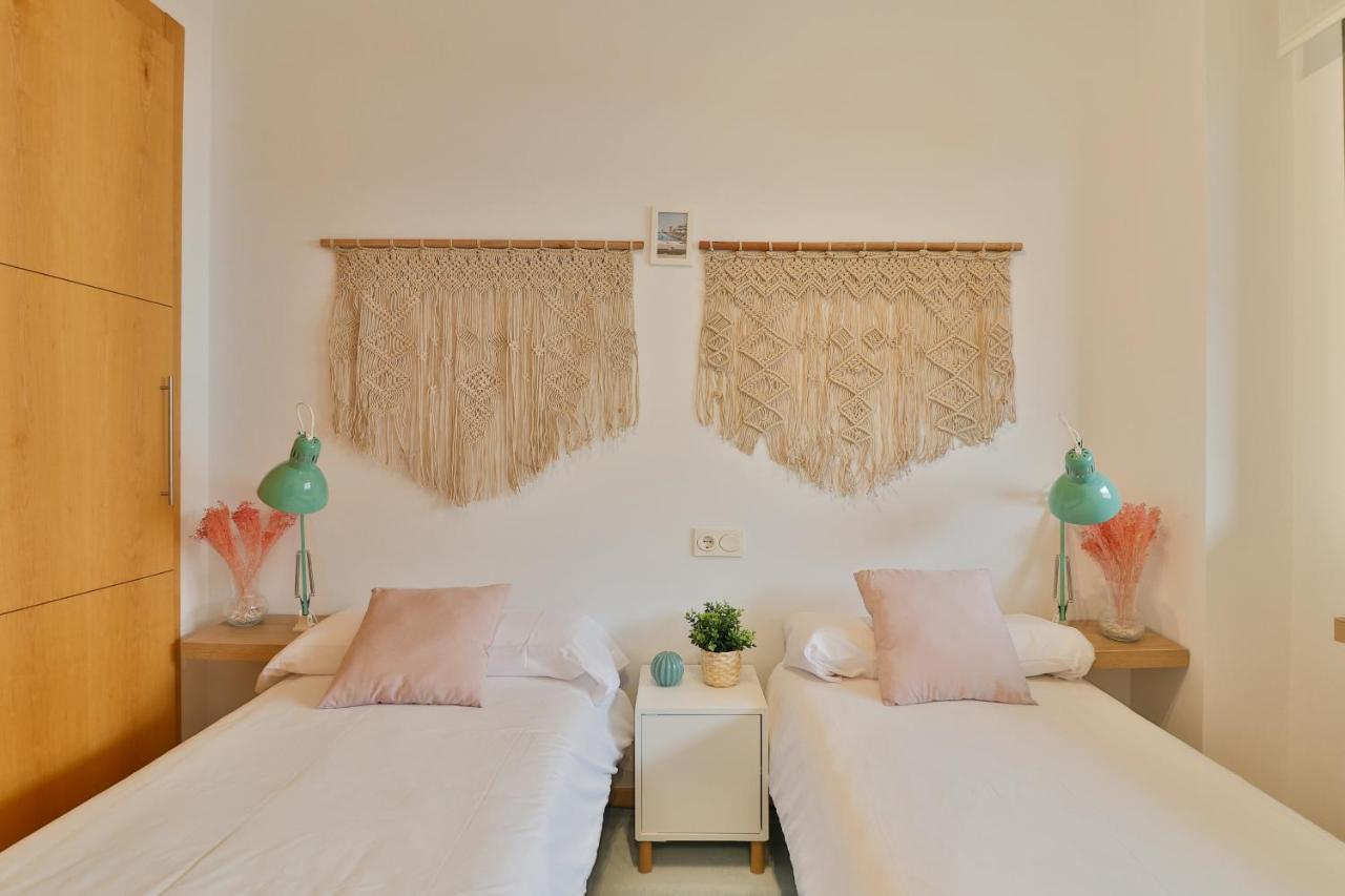 C13 Seaside With Pool And Parking Appartement