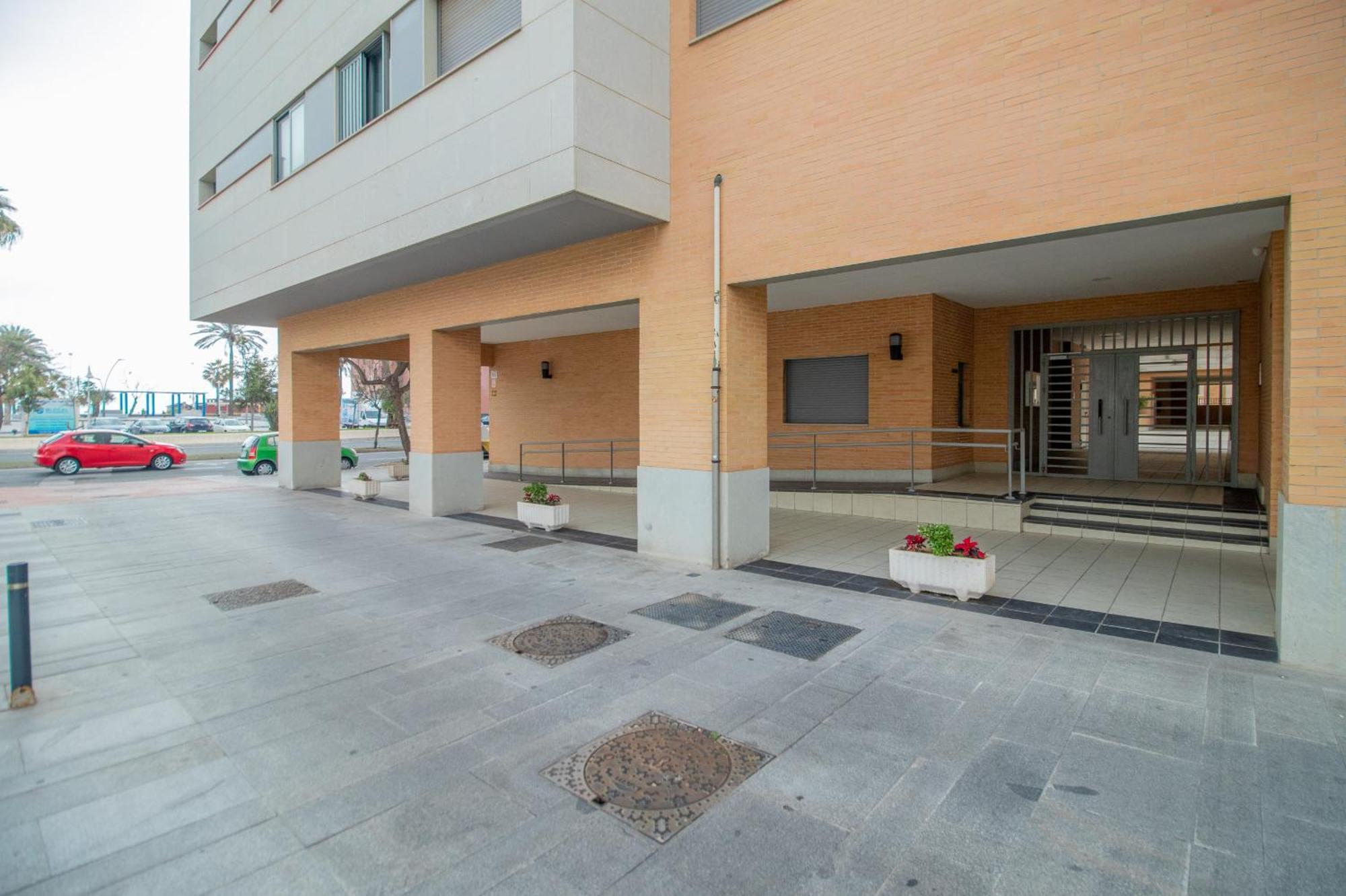 C13 Seaside With Pool And Parking Appartement *